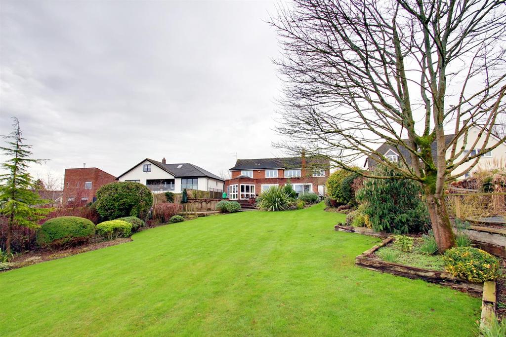 Castle Hill, Berkhamsted 5 bed house £2,500,000
