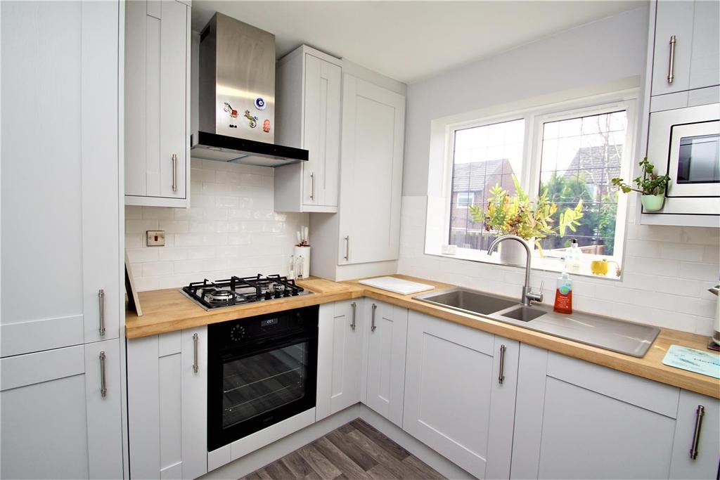 Kitchen / Dining Area