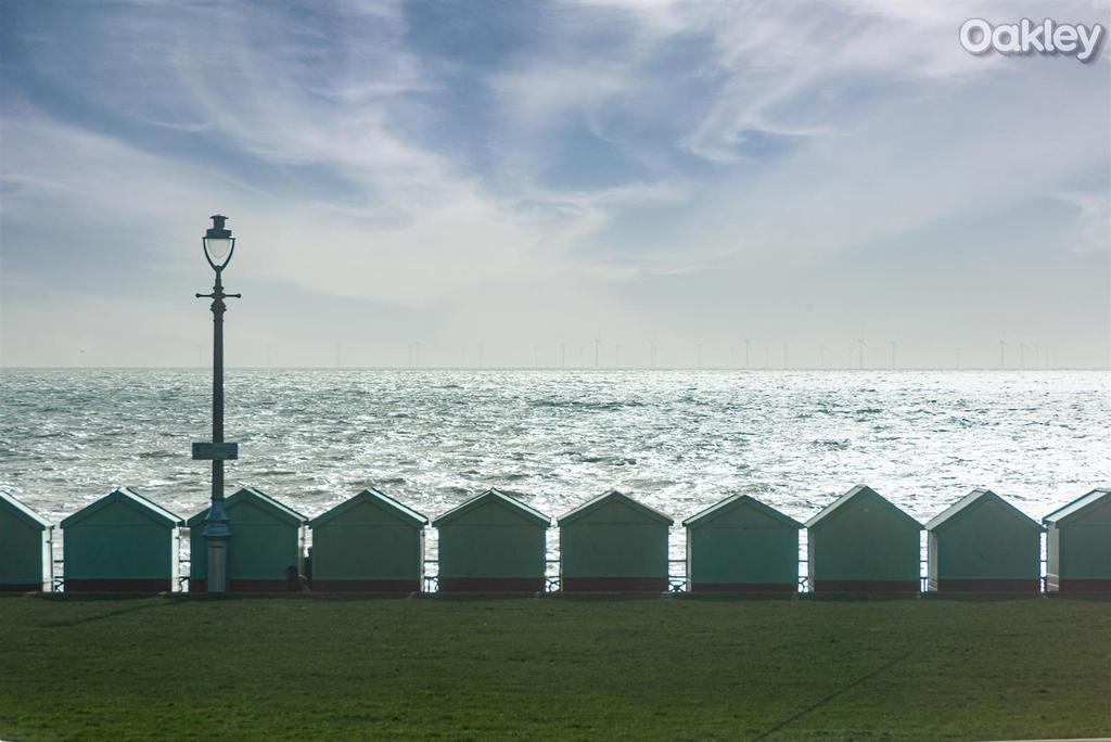 Kings House, Hove Seafront 1 bed apartment £500,000