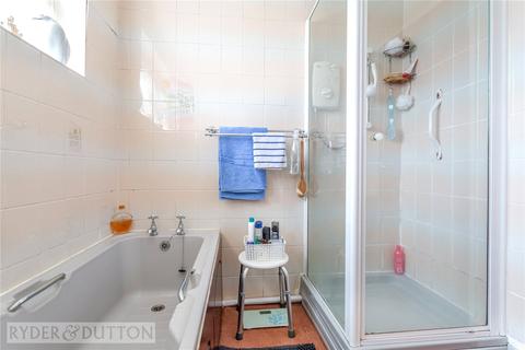 3 Caistor Walk, Oldham, OL1 3DG