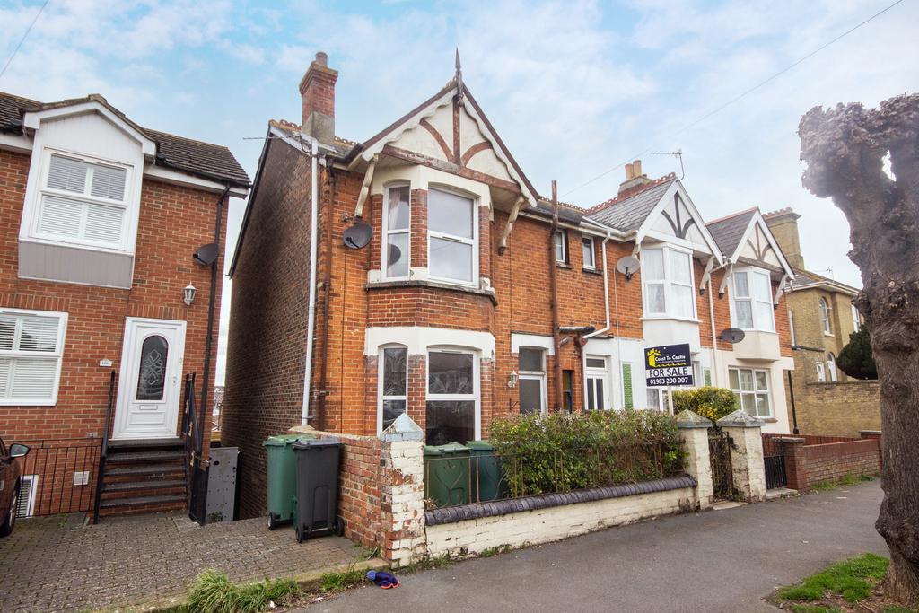 Adelaide Grove, East Cowes 3 bed end of terrace house £230,000