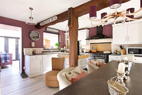4 bedroom detached house for sale - Blisworth Road, Gayton, Northampton, Northamptonshire, NN7