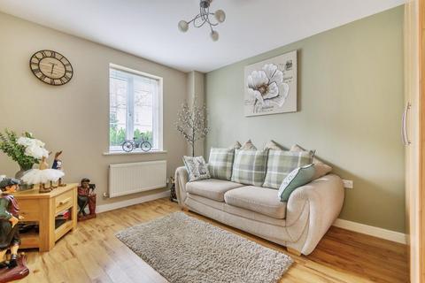 19 Appleton Drive, Basingstoke, RG24 9RW