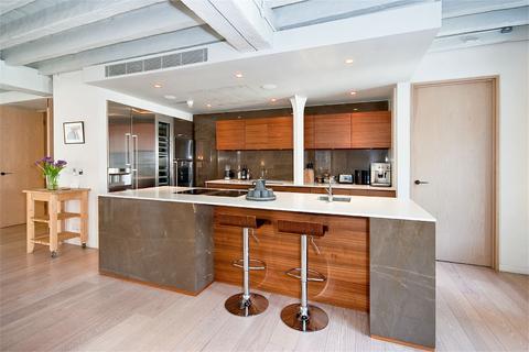 Apartment 3, Tapestry Building, 16 New Street, London, EC2M 4TR