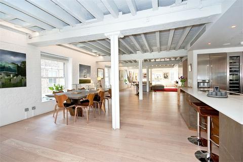 Apartment 3, Tapestry Building, 16 New Street, London, EC2M 4TR