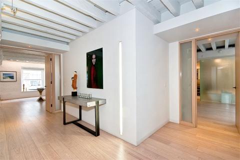 Apartment 3, Tapestry Building, 16 New Street, London, EC2M 4TR