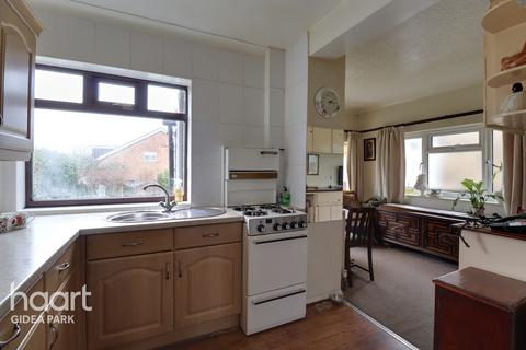 13 Heath Park Road, Romford, RM2 5UB