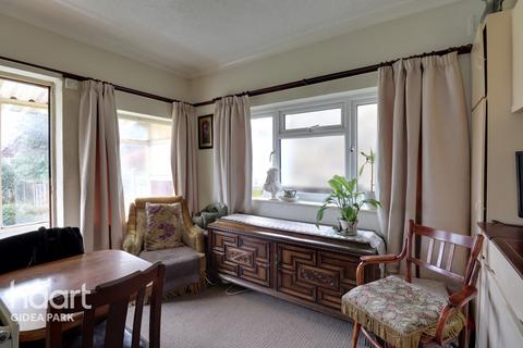 13 Heath Park Road, Romford, RM2 5UB