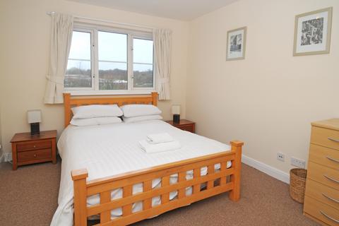 2 bedroom flat to rent, Pullman Court, Central Maidenbower, Crawley