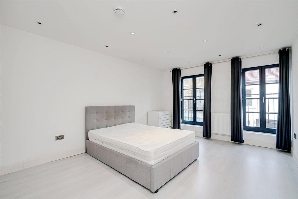 Chippenham Mews, London, W9 4 bed mews £3,950 pcm (£912 pw)