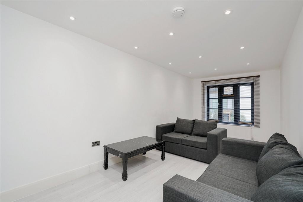 Chippenham Mews, London, W9 4 bed mews £3,950 pcm (£912 pw)