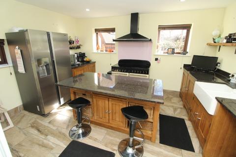 4 bedroom detached house for sale, Waterhouse Close, Newport Pagnell, Buckinghamshire