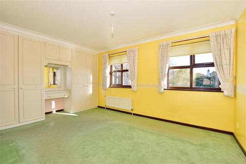 4 Shepherdsgate Drive, Herne Bay, CT6 7TX