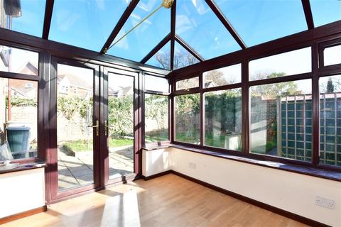 4 Shepherdsgate Drive, Herne Bay, CT6 7TX