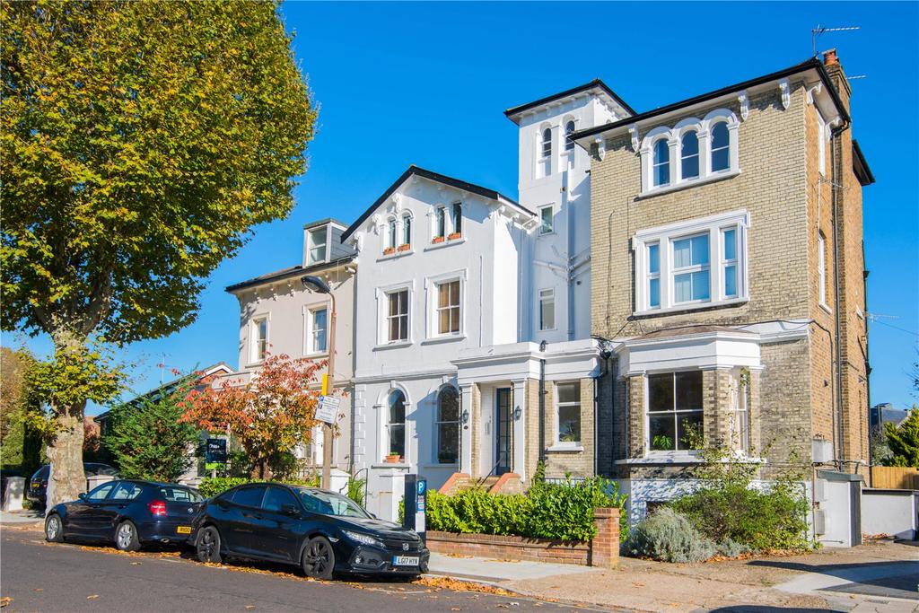 Copthall Gardens, Twickenham, TW1 1 bed apartment £1,200 pcm (£277 pw)