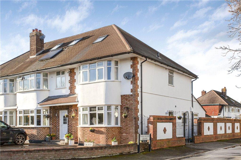 Parkwood Grove, Lower Sunbury, TW16 3 bed end of terrace house £650,000