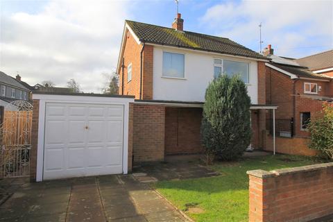 3 bedroom detached house to rent, Kirkstone Drive, Loughborough, LE11