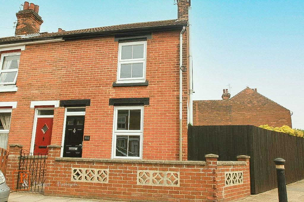 Lisle Road, Colchester, Essex, CO2 2 bed end of terrace house £900