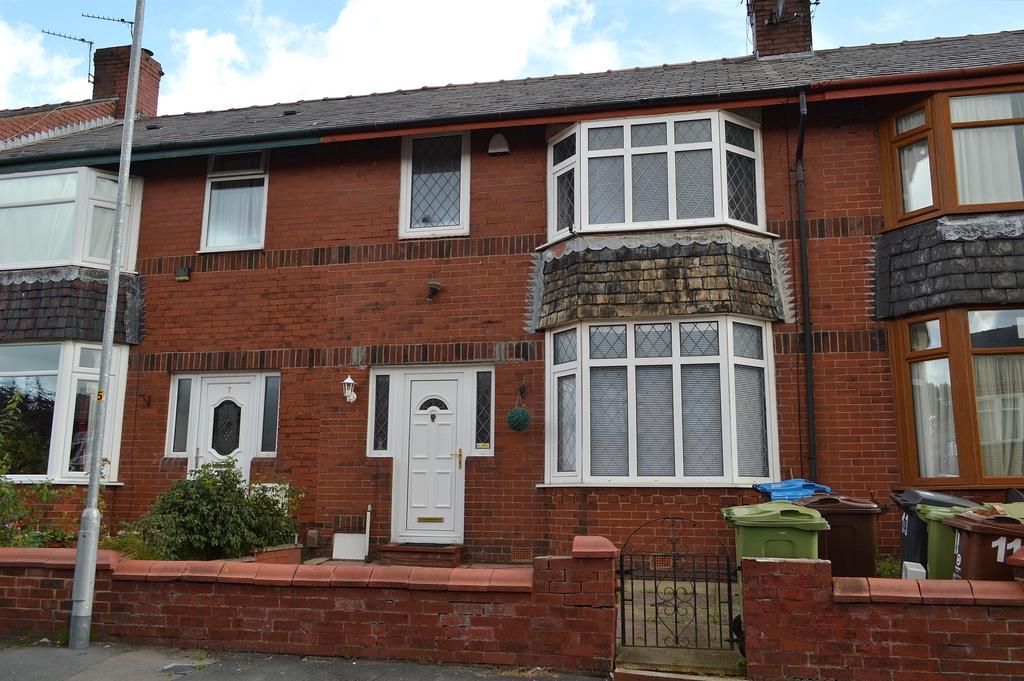 Eton Avenue, Oldham, OL8 4HQ 3 bed terraced house £170,000