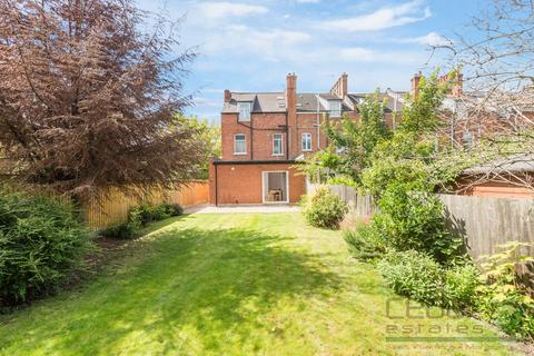 2 bedroom flat to rent, Hoveden Road, Cricklewood NW2