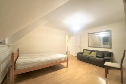 2 bedroom flat to rent - LONDON, W14