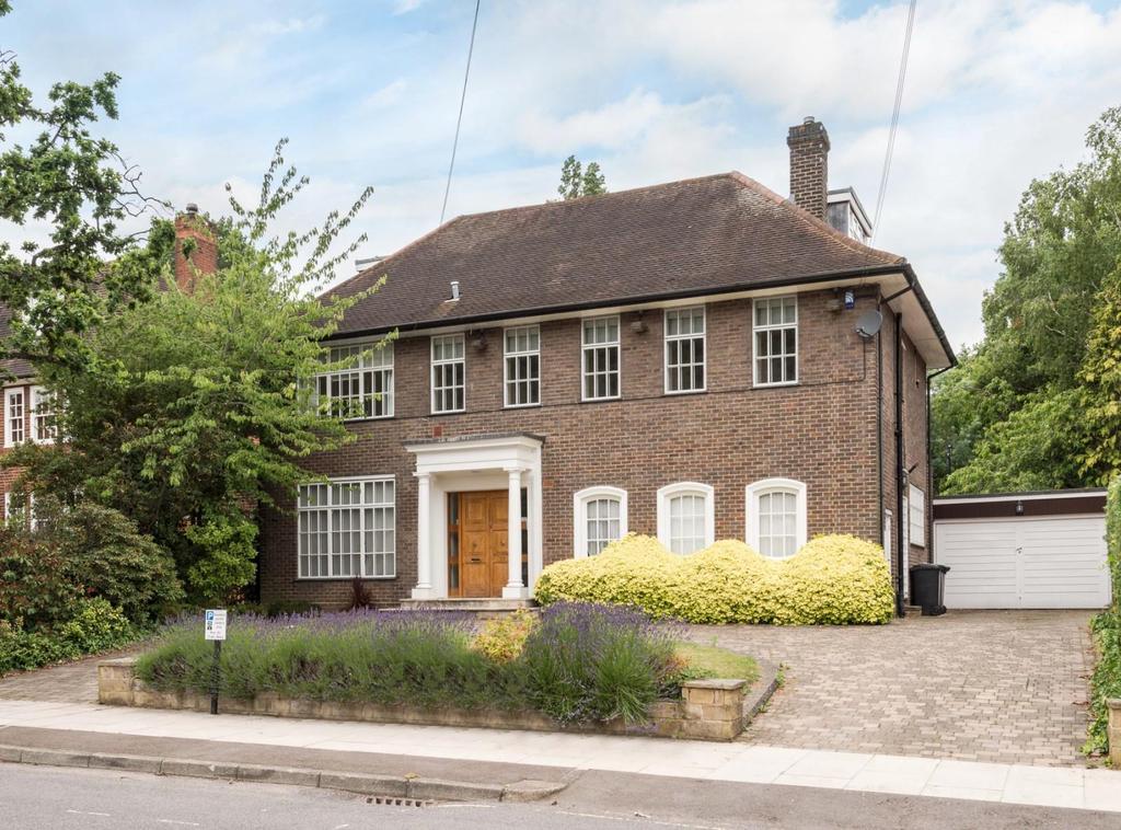 Sheldon Avenue, Highgate, N6. 6 bed detached house £7,345 pcm (£1,695 pw)