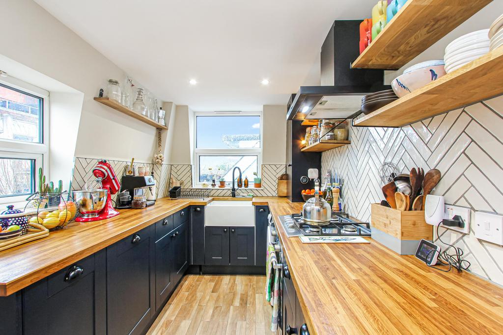 Elm Grove, Peckham, SE15 2 bed flat £400,000