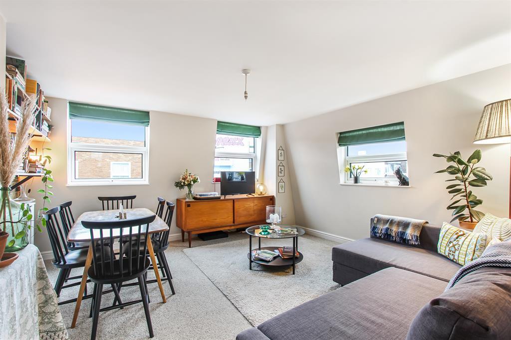 Elm Grove, Peckham, SE15 2 bed flat £400,000