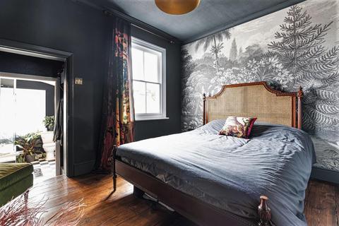 107 Old Dover Road, London, SE3 8SU