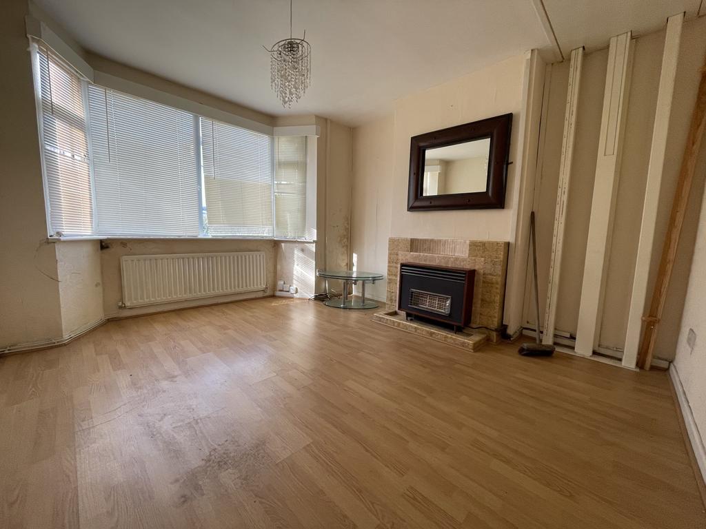 Horseley Road, Tipton, West Midlands... 3 bed semidetached house £39,000