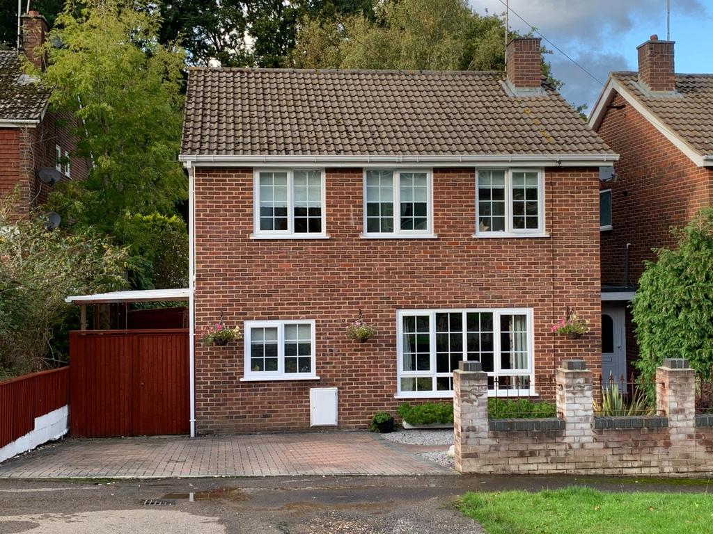 Conifer Close, Hythe, Southampton, Hampshire, SO45 3 bed detached house