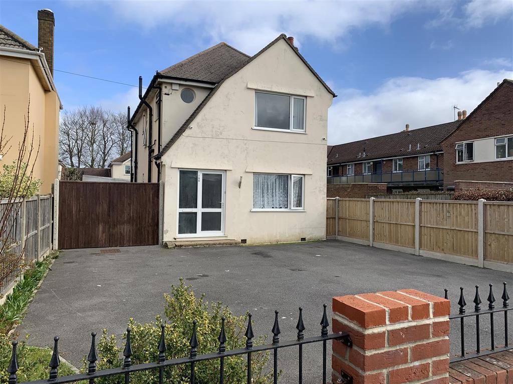 Herbert Avenue, Parkstone, Poole 3 bed detached house £360,000