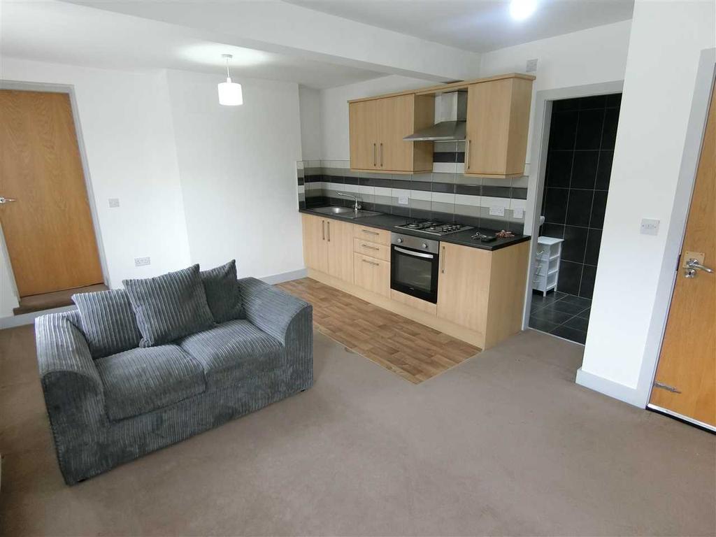 Wakefield Road, Huddersfield 1 bed apartment £500 pcm (£115 pw)