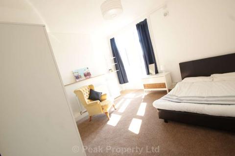 1 bedroom in a house share to rent, York Road, Southend On Sea SS1