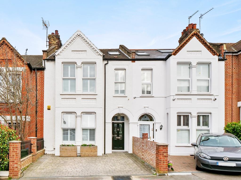 Heathwood Gardens, Charlton, London, SE7 5 bed terraced house £800,000