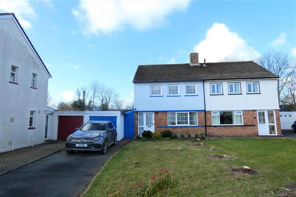 St Martins Park, Haverfordwest 3 bed semidetached house £695 pcm (£