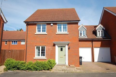 4 bedroom semi-detached house to rent, Damson Close, Red Lodge, Bury St Edmunds, Suffolk, IP28