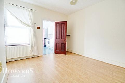 92 Queens Road, Lowestoft, NR32 1TD