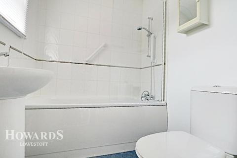 92 Queens Road, Lowestoft, NR32 1TD