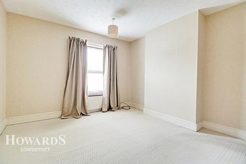 92 Queens Road, Lowestoft, NR32 1TD