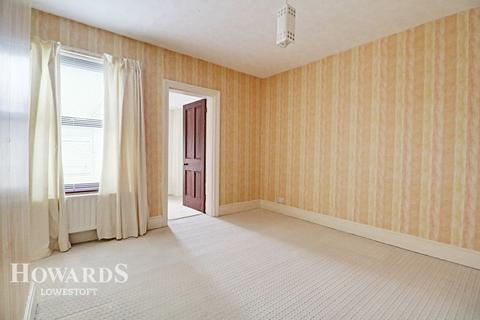 92 Queens Road, Lowestoft, NR32 1TD