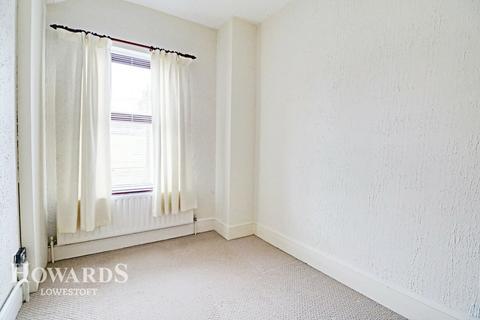 92 Queens Road, Lowestoft, NR32 1TD