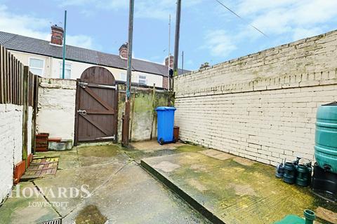 92 Queens Road, Lowestoft, NR32 1TD
