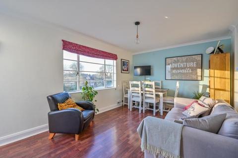 Flat 35, Whitehall Lodge Pages Lane, London, N10 1NY