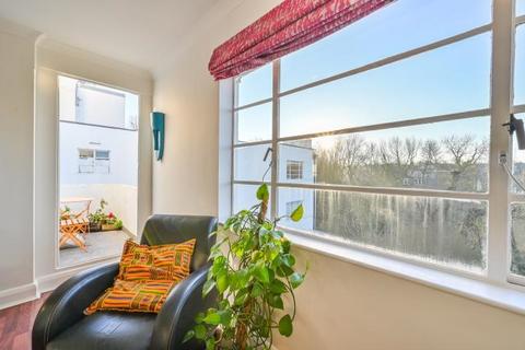 Flat 35, Whitehall Lodge Pages Lane, London, N10 1NY