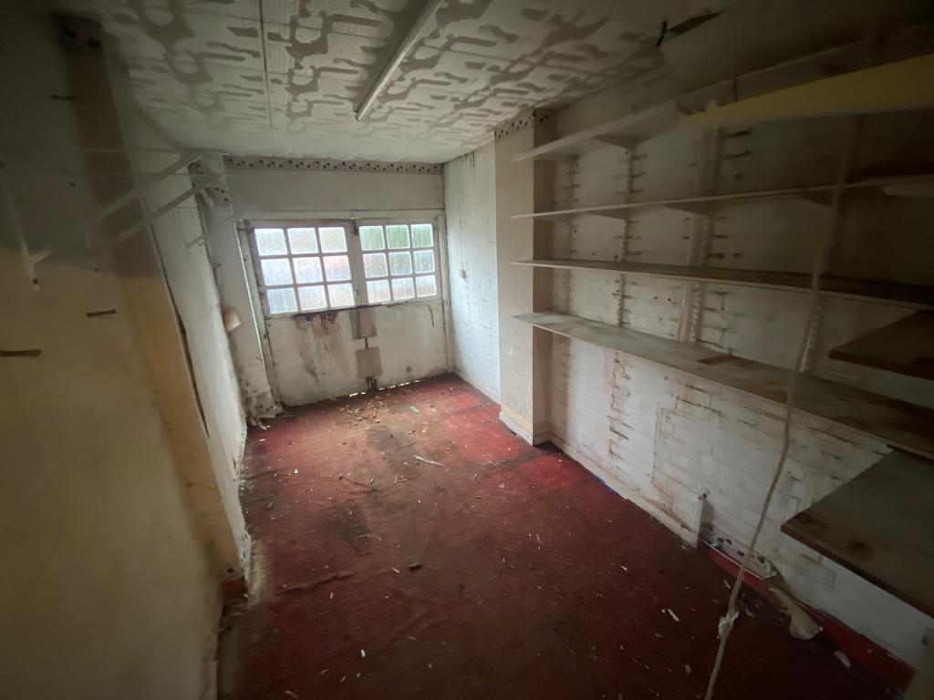 Garage T202202281635.jpg
