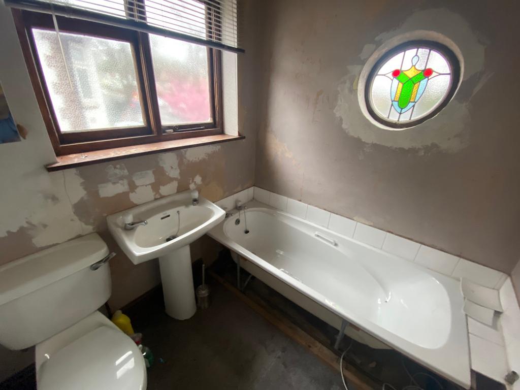 Bathroom T202202281635.jpg
