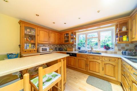 9 Adam Close, Baughurst, Tadley, RG26 5HG