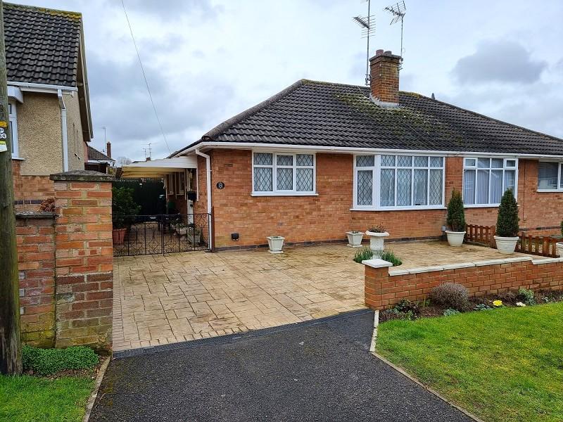 Cedar Way, Wellingborough, Northamptonshire. NN8 4SL 2 bed semi