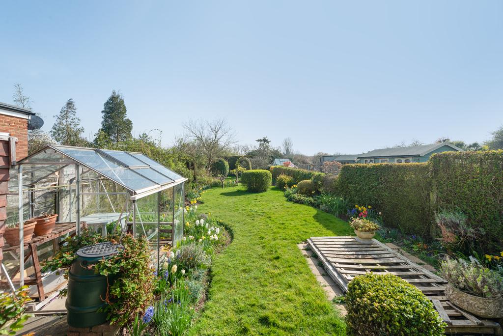 Swalecliffe Road, Whitstable 2 bed semidetached bungalow £325,000